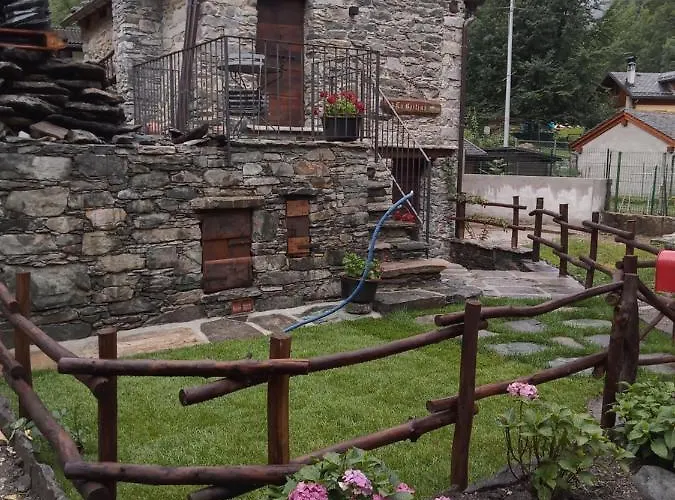 Semesterbostad Casa Vacanza La Baitina Antronapiana